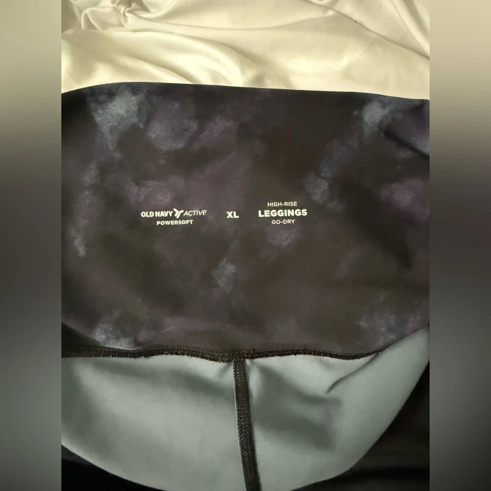 Maternity Powersoft Leggings - Picture 4 of 4